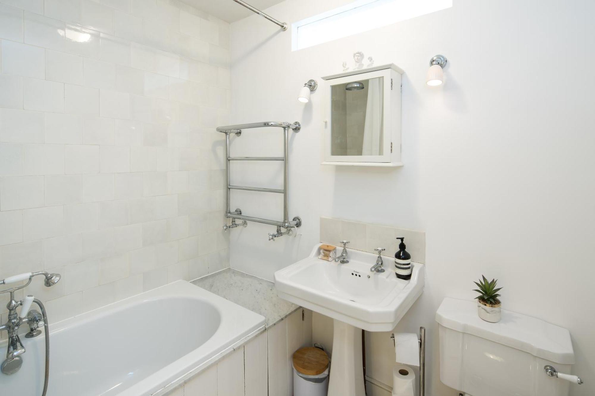 Charming 2-Bed Flat In The Heart Of Nottinghill - Steps From Portobello Rd Market And Nottinghill Bookshop Apartment London Exterior photo